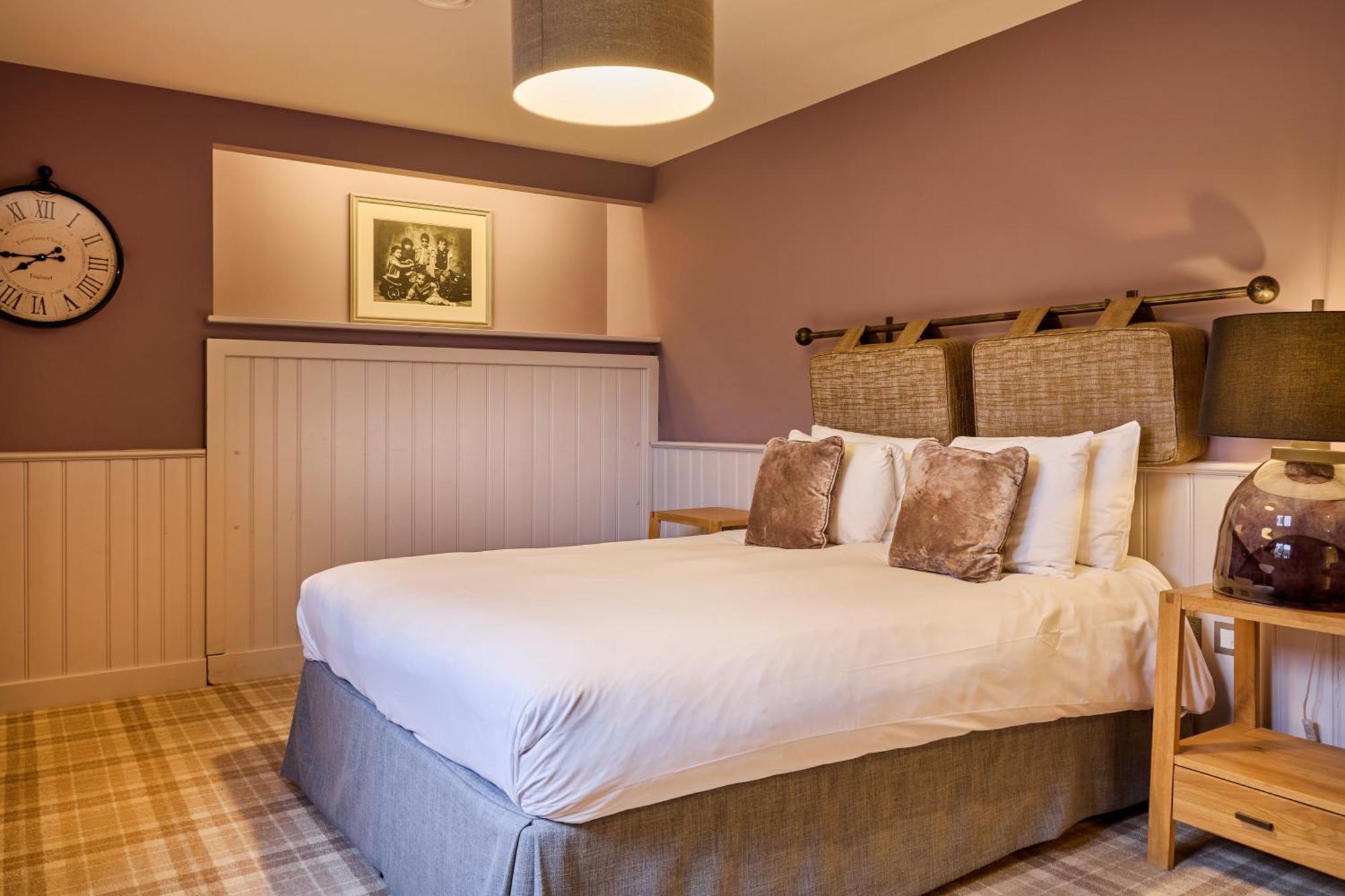 Hotel The Harcourt Arms Stanton Harcourt Zimmer foto A bedroom at The Swan